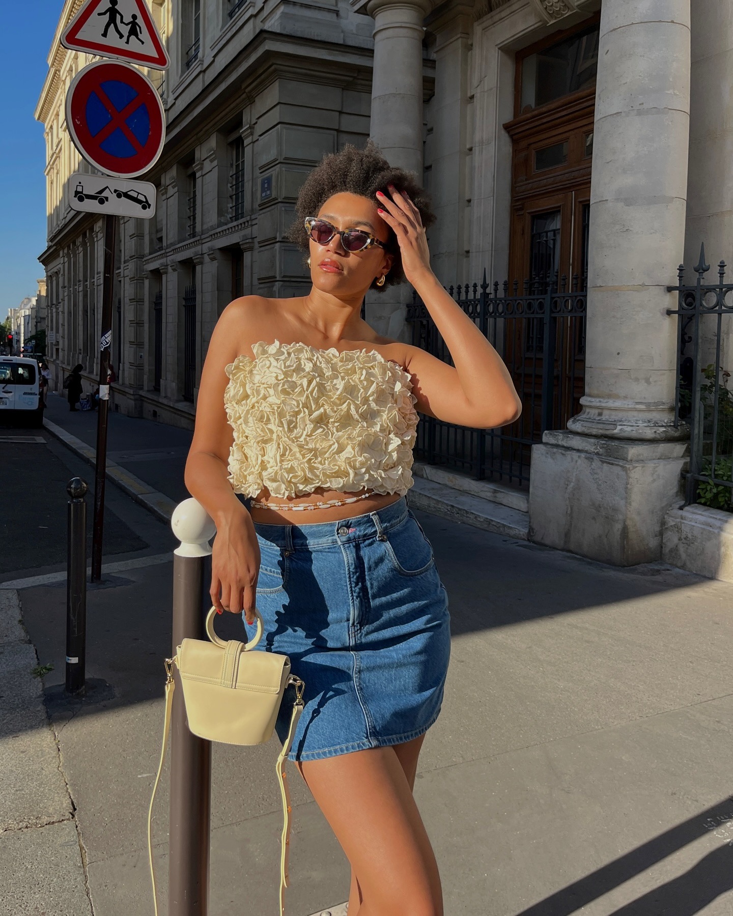 @lenafarl wearing one of the best strapless tops