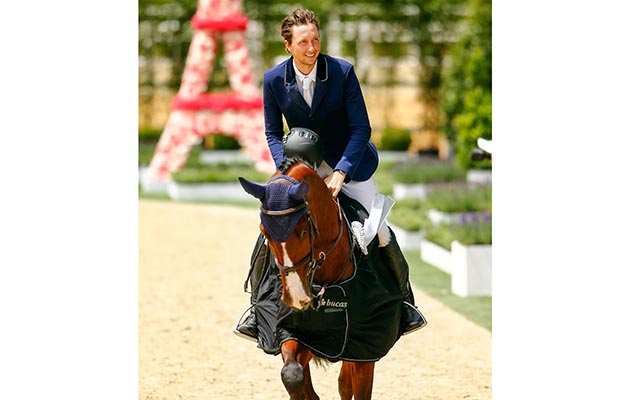 Fuchs Martin (SUI) riding Karel VDB