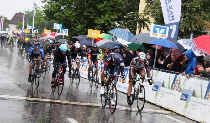 Heinrich Haussler (IAM Cycling) take out the sprint win