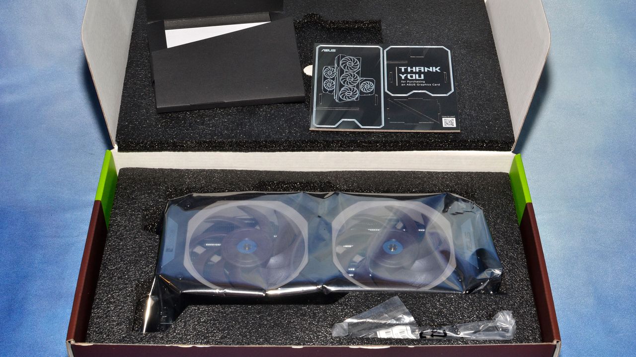 Asus RTX 4080 Noctua unboxing and product shots