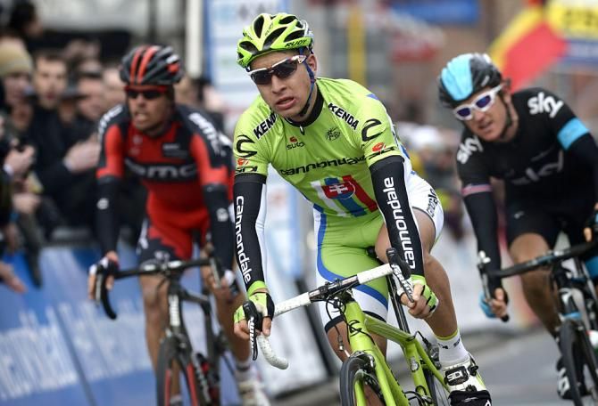 Peter Sagan (Cannondale) out sprints Daniel Oss (BMC) for second