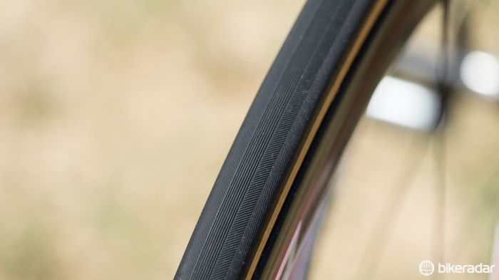 Veloflex provides the tubulars. These look like the Roubaix model to us