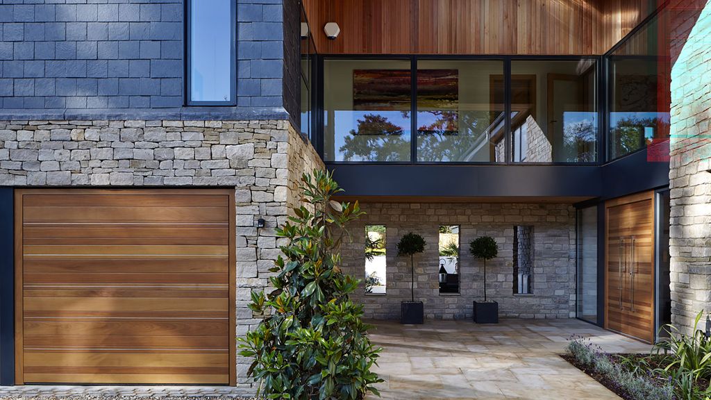 How much does a new garage door cost? Homebuilding