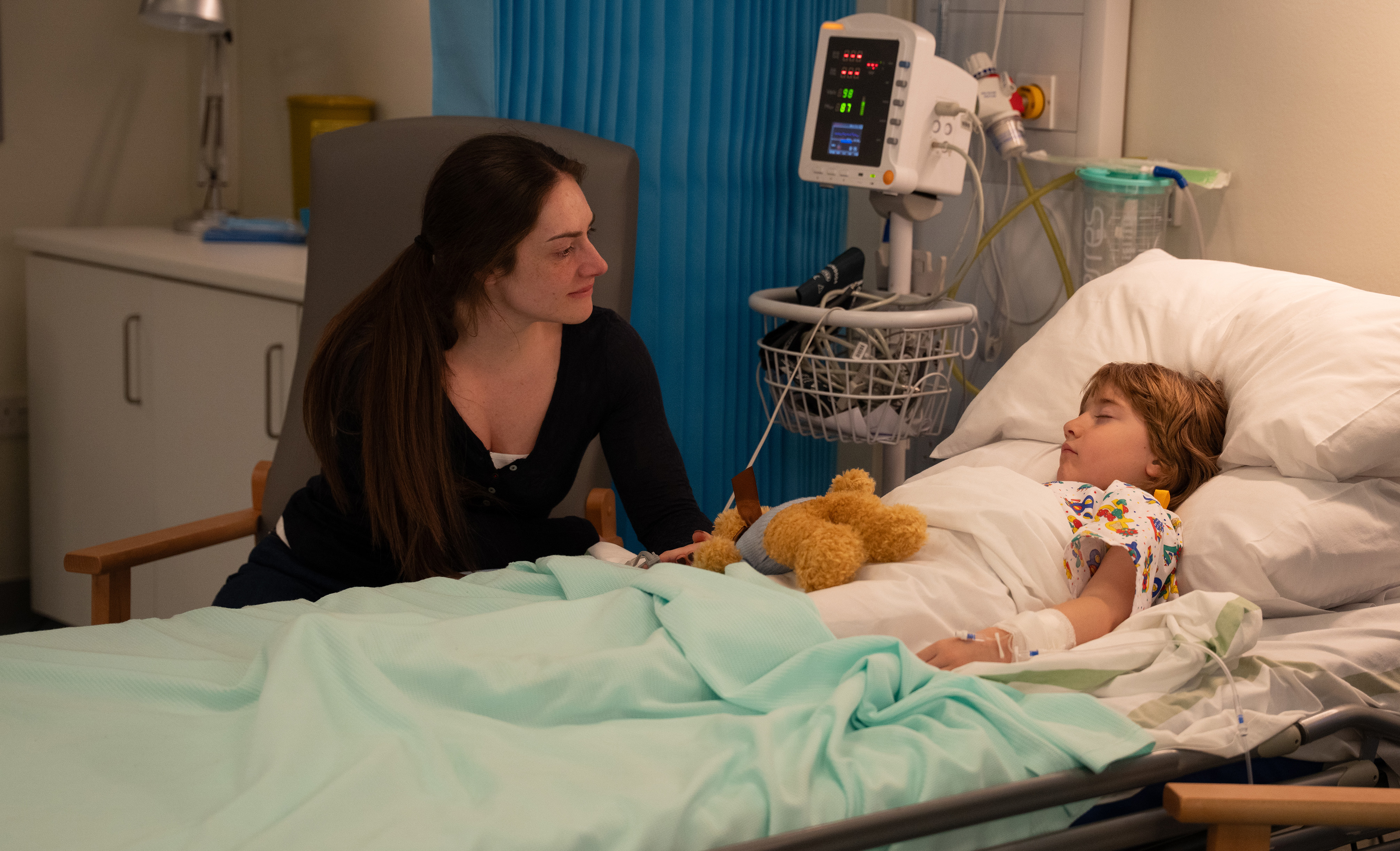 Victoria with Harry in hospital