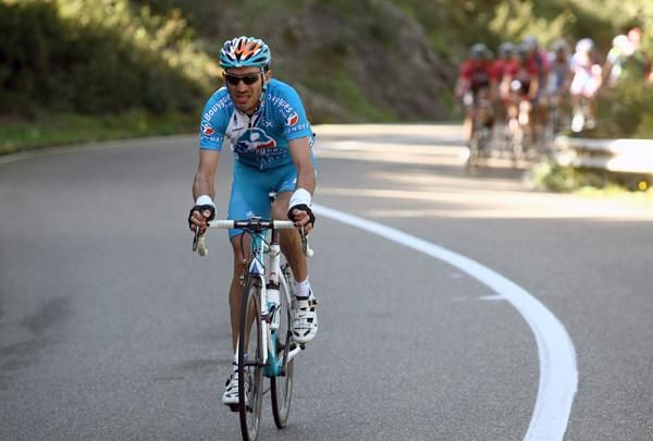 Laurent Lefevre (BBox Bouygues Telecom) attacks on a climb.