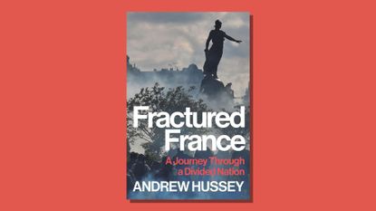 Book cover of Fractured France by Andrew Hussey