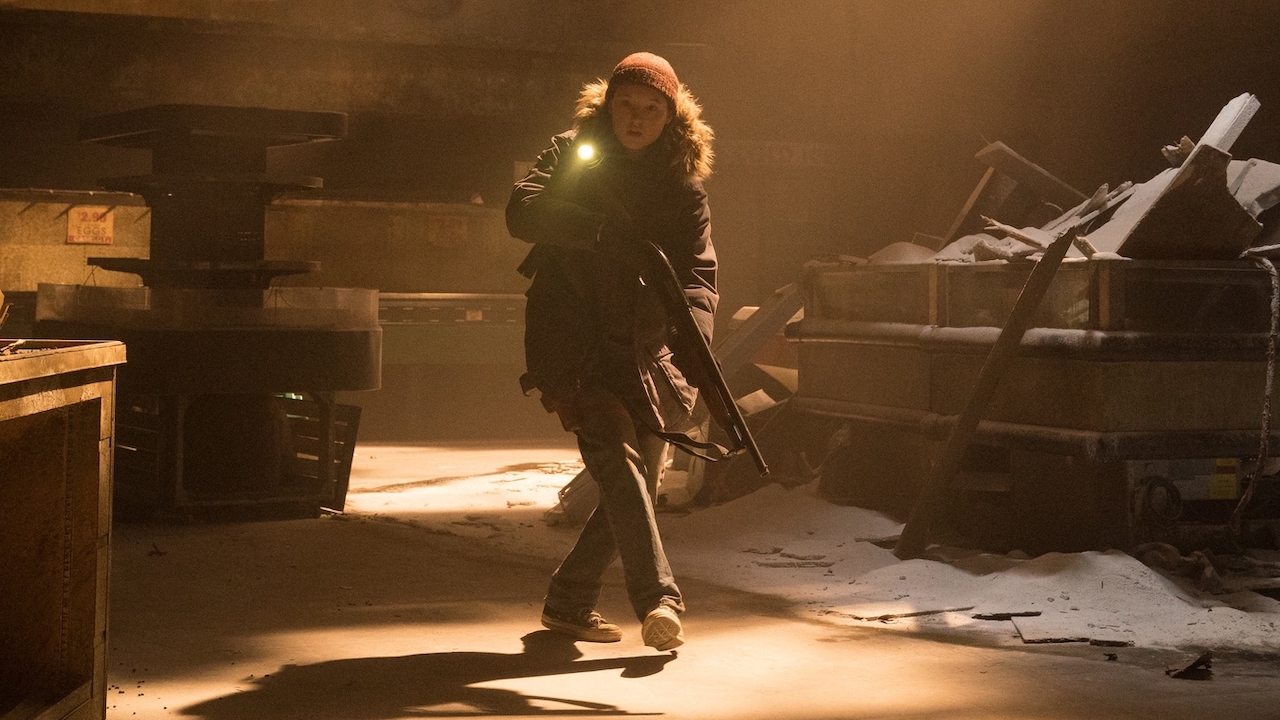 Ellie shining flashlight in The Last of Us Season 2