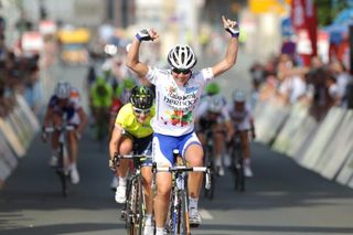 Stage 3 - Van Vleuten sprints to stage 3 win in Schleiz
