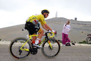 The 2022 Tour: dropped by Vingegaard, Pogačar suffers on the Mont Ventoux but holds onto yellow