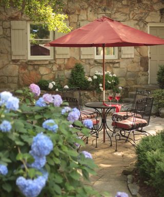 outdoor dining, parasol