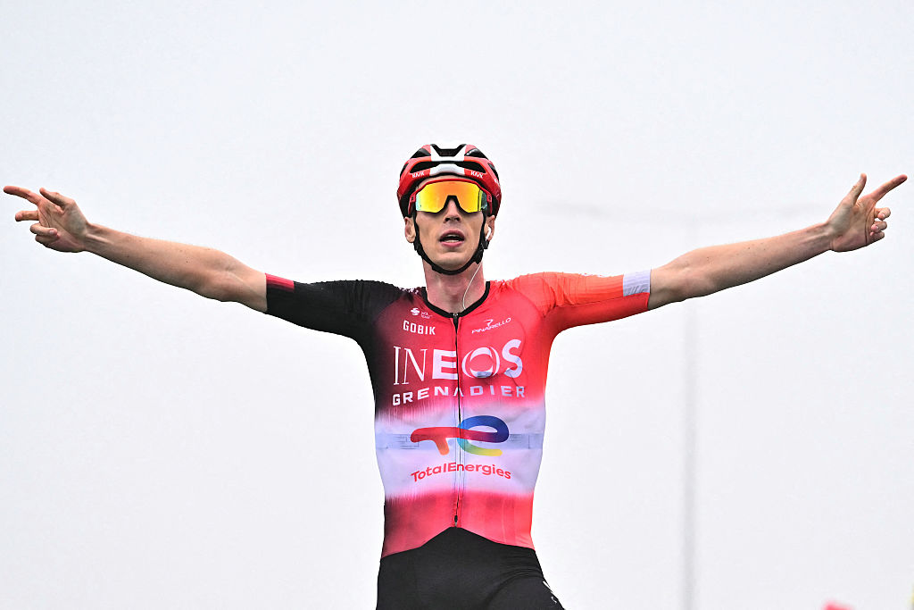 INEOS Grenadiers team&#039;s Dutch rider Thymen Arensman cycles to the finish line to win the 14th stage of the 112th edition of the Tour de France cycling race, 182.6 km between Pau and Luchon-Superbagneres, in the Pyrenees mountains of southwestern France, on July 19, 2025. (Photo by Marco BERTORELLO / AFP)