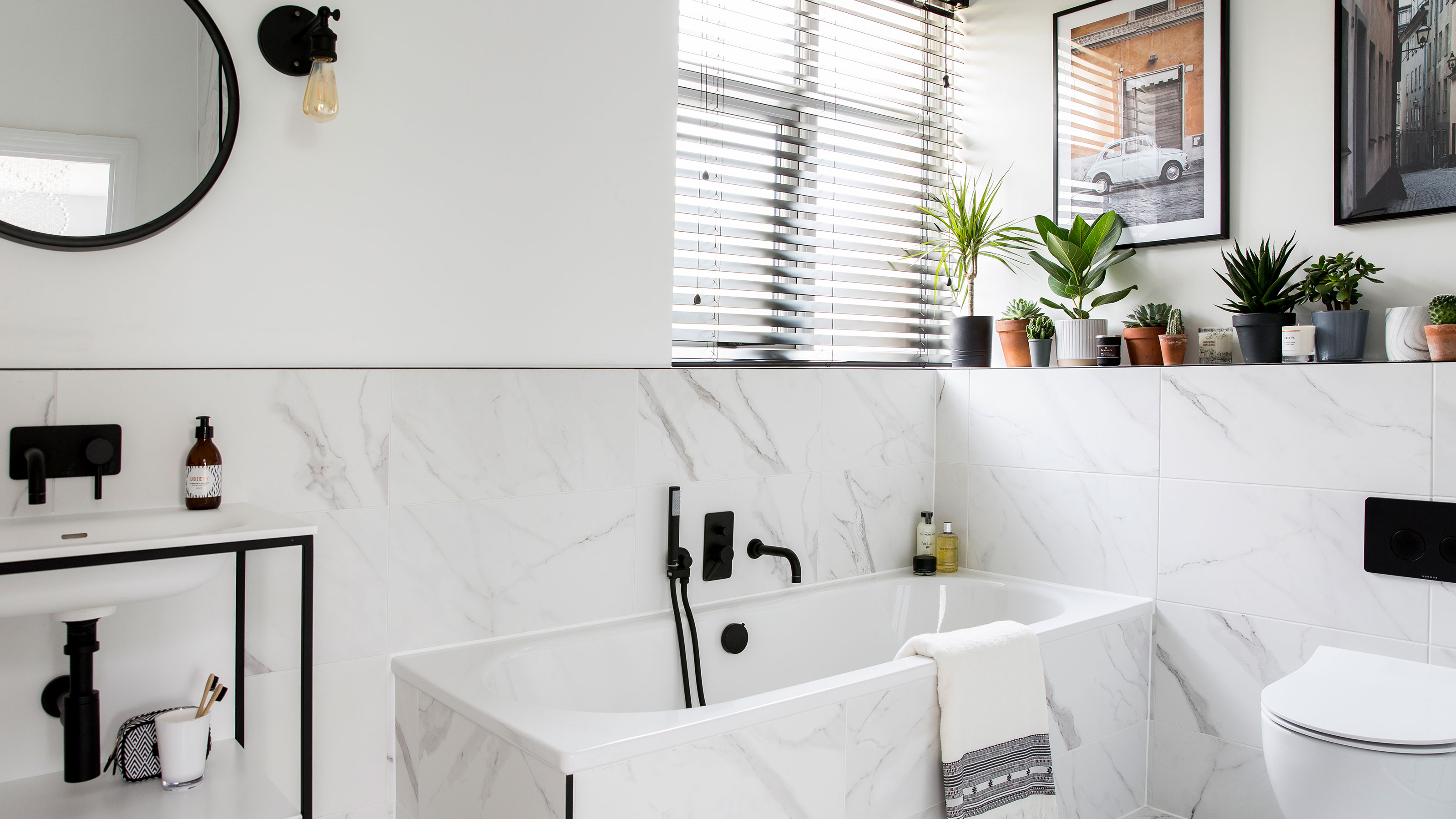Small Bathroom Remodel: Clever Bathroom Ideas on a Budget