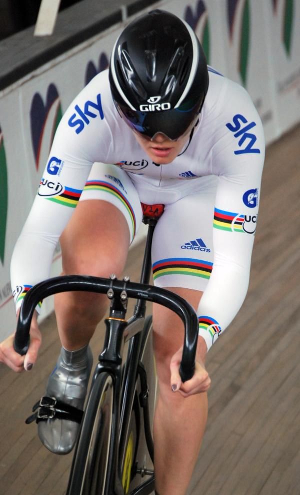 Victoria Pendleton cruised through the sprint qualifying