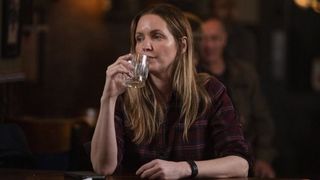 Jordana Spiro as FBI Special Agent Shannah Sykes drinking at a bar in Law & Order: SVU season 25