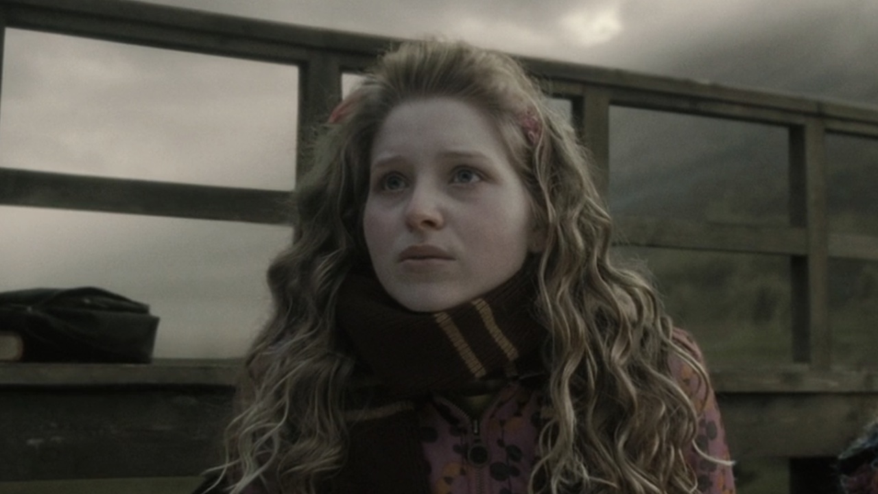 Lavender Brown watching Ron&#039;s Quidditch try-out.