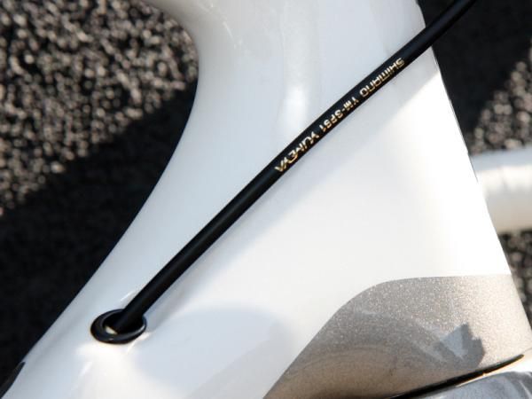 Shimano's Yumeya YM-SP91 housing is said to be 10g lighter per meter thanks to the use of aluminum wires instead of steel ones.