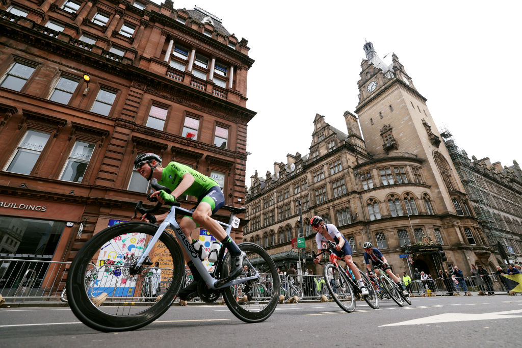 Glasgow, Escocia - 05 de agosto: Jakob Omrzel de Eslovenia está en competencia durante la carrera macho Junior Road en el 96 ° Campeonato Mundial de Ciclismo UCI Glasgow 2023, Día 3 127.7 km en Glasgow / #uciwwt / 05 de agosto, 2023 en Glasgow, Ecotland. (Foto de Dean Mouhtropoulos / Getty Images)