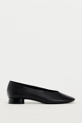 Mini Heeled Black Leather Flats