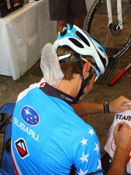 Jeremy Horgan-Kobelski (Subaru-Gary Fisher) stuffed ice bags down the back of his jersey to keep himself cool before the start.