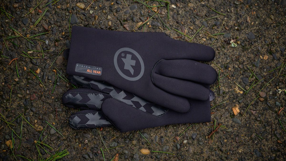 Assos GT Rain gloves