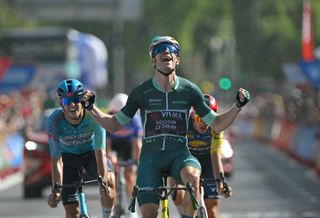 Vuelta a España: Wout van Aert wins stage 15 from a five-rider breakaway