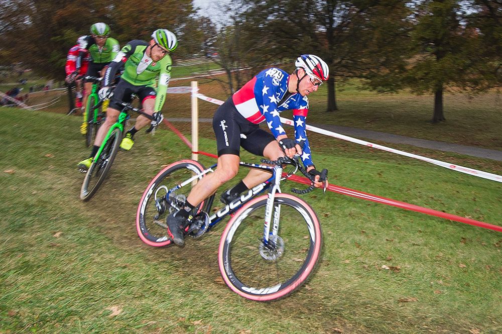 Jermey Powers (Rapha Focus) keeps the pace high while Stephan Hyde (Cannondale pb Cyclocrossworld) stays on Powers wheel.