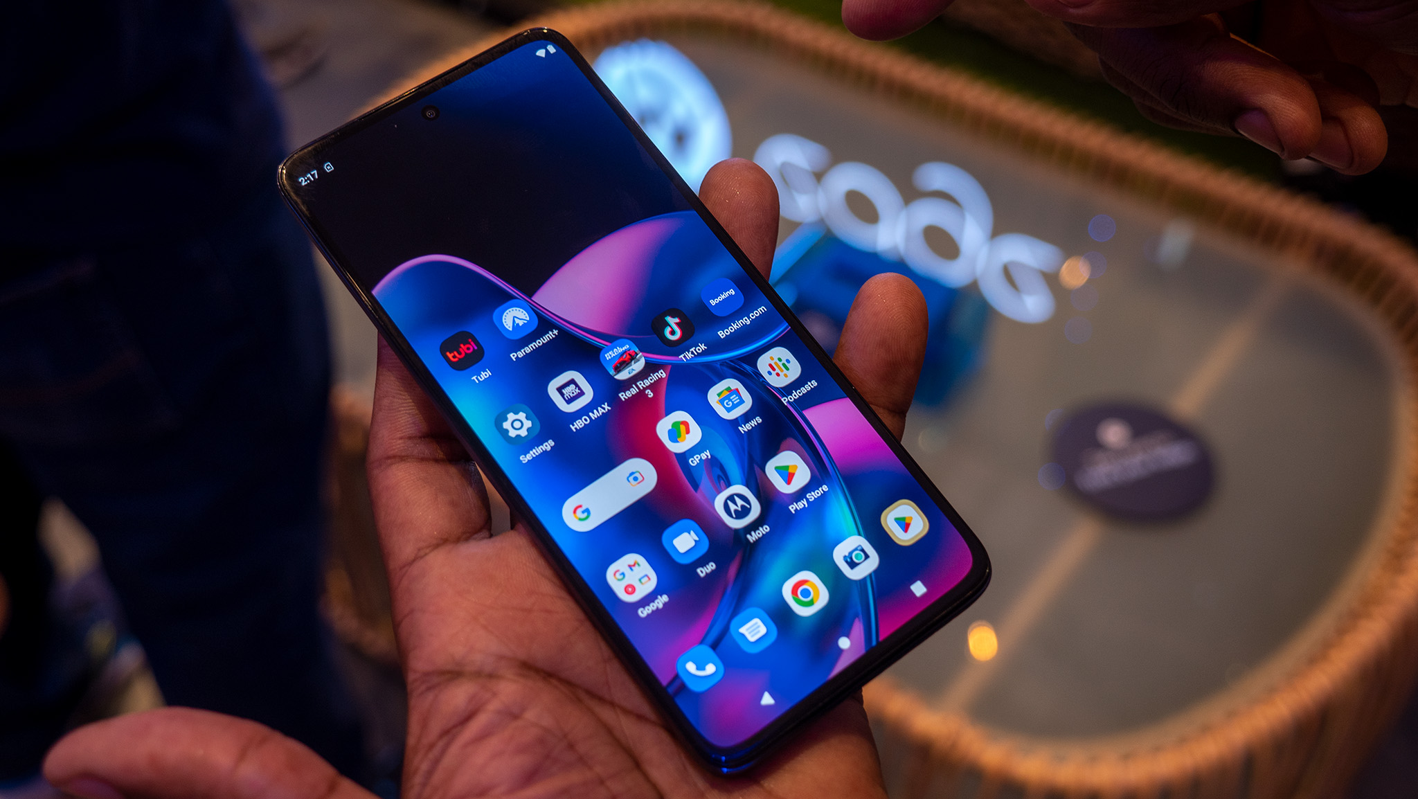 Motorola Edge'in (2022) OLED ekranı