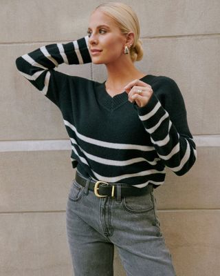 Abercrombie & Fitch Black Stripe Merino Wool-Blend V-Neck Sweater