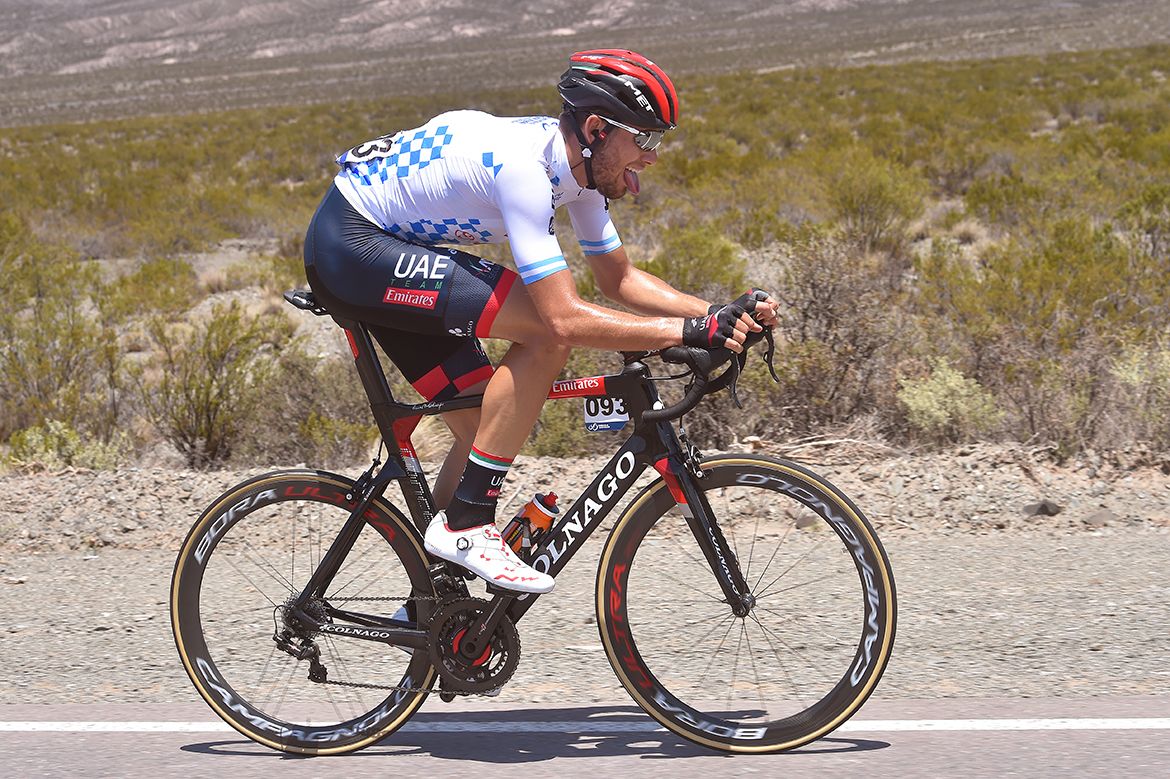 Filippo Ganna (UAE Team Emirates) struggles to get back to the group