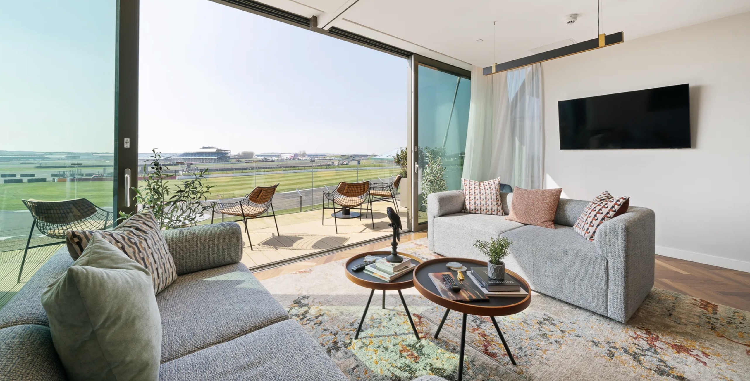 Escapade Silverstone / Sotheby's International Realty