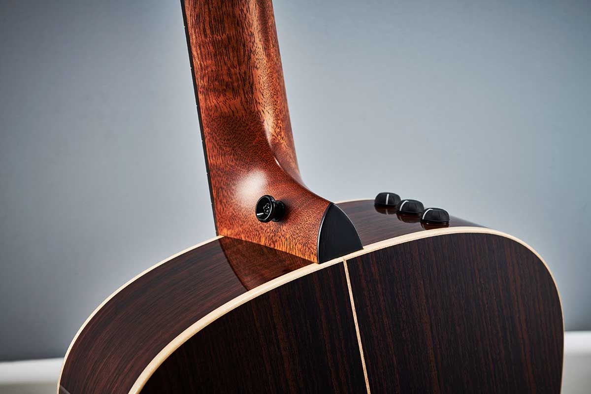 Taylor GT 811e