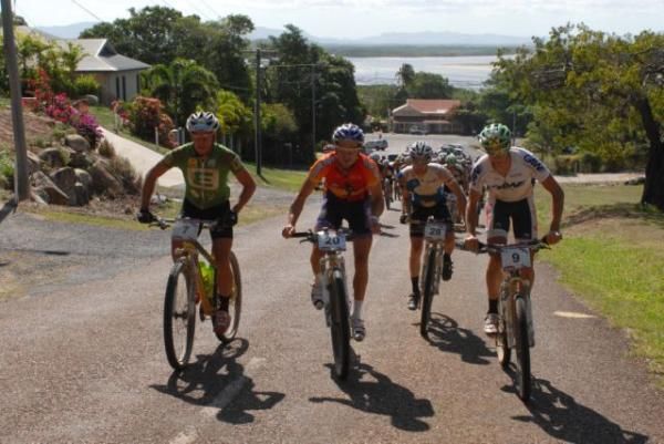 Wolfgang Krenn, Jeroen Boelen, Graeme Arnott, Josef Benedseder ride toward the finish