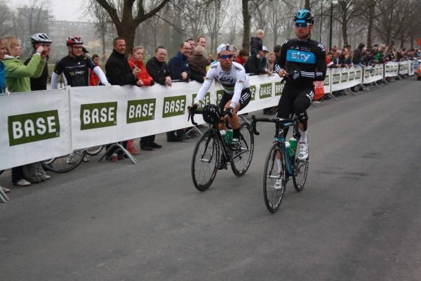 Mark Cavendish and Bernhard Eisel (Sky).