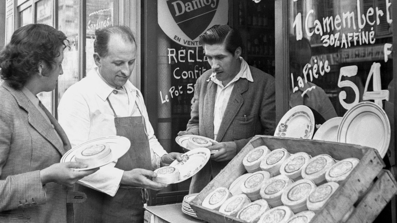 A fromagerie in Paris in 1949