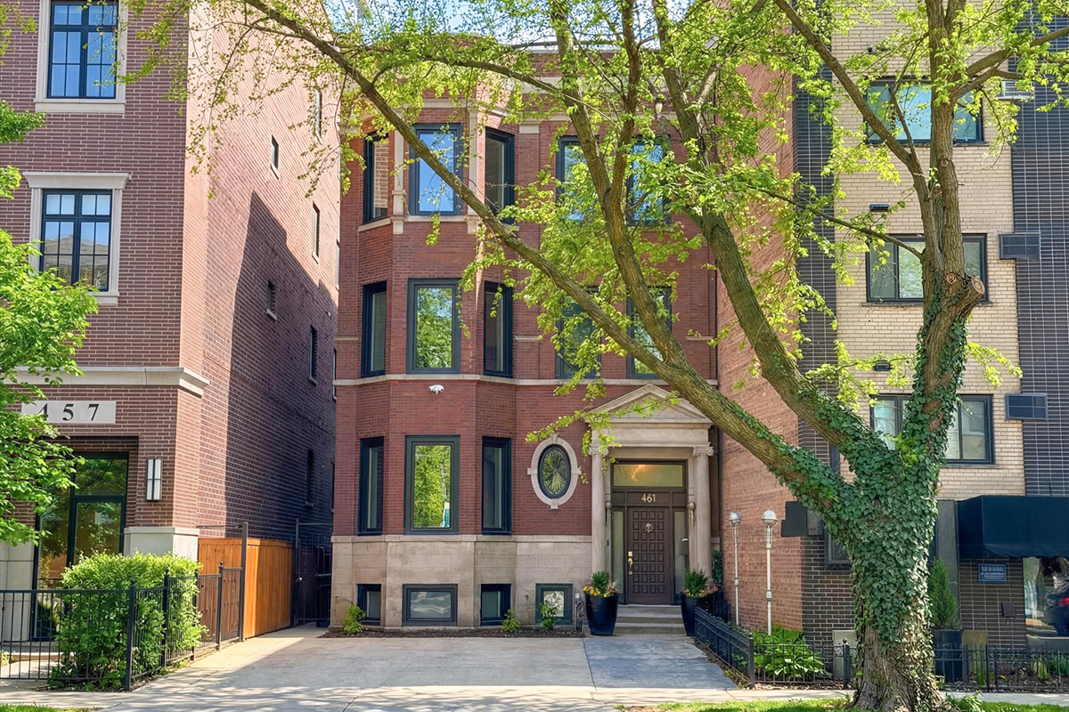 Chicago townhome exterior