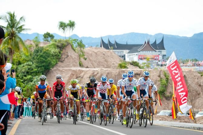 Tour de Singkarak, the last stage started from Padang Pariaman