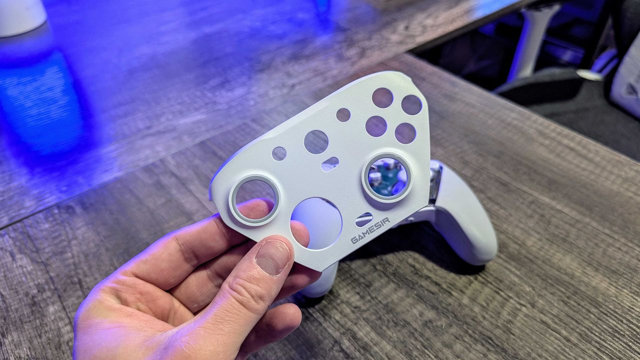 Image of the GameSir G7 Pro wireless controller.