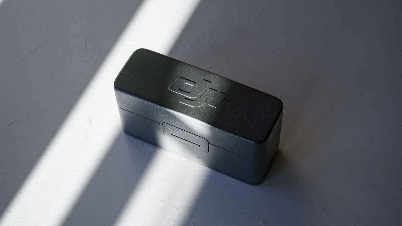 DJI Mic 2 charging case, closed