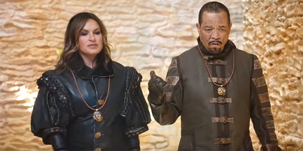 Law &amp; Order: SVU stars Mariska Hargitay and Ice-T on Saturday Night Live NBC