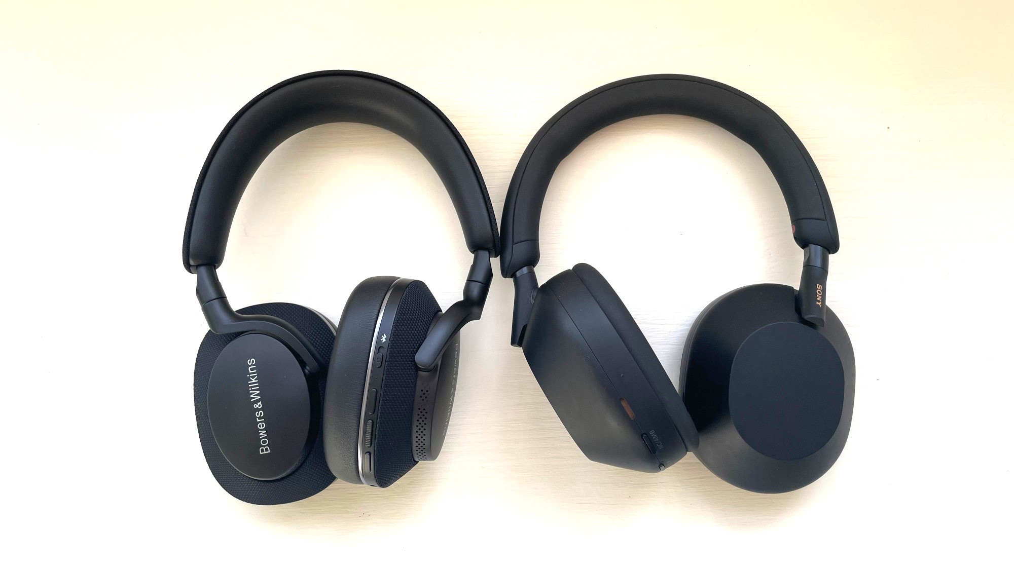 Sony WH-1000XM5 vs. Bowers & Wilkins Px7 S2e: Which noise-canceling  headphones win?