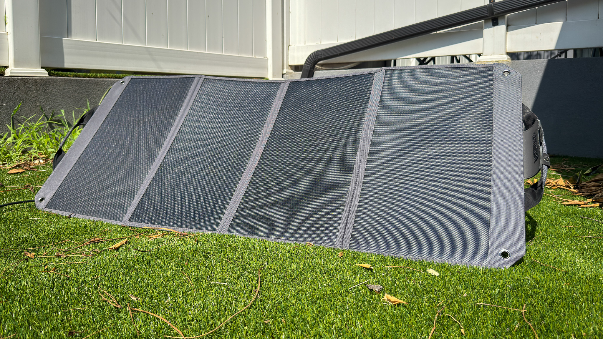 Zignes 100W solar panels