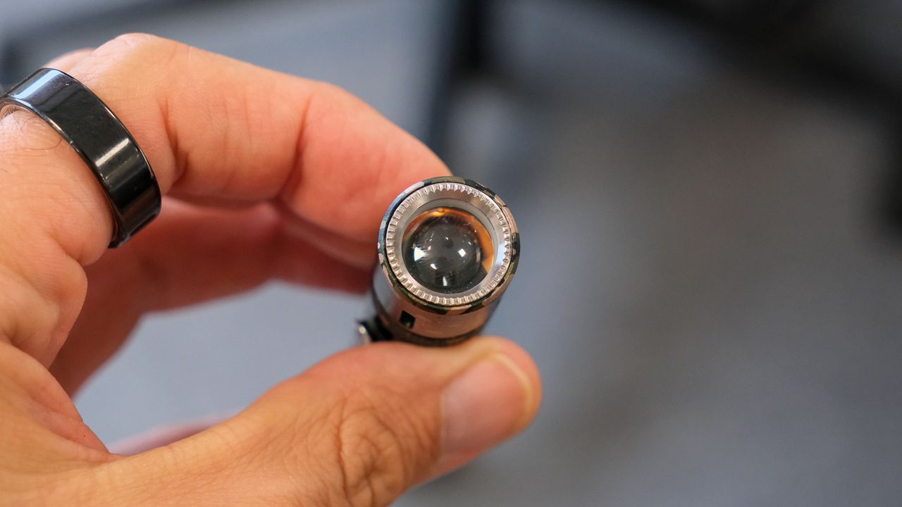 Vastlite Minima Bow LEP torch in hand