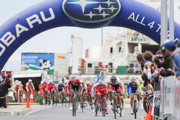Ben Grenda (Polygon Australi) sprints to the win in Burnie