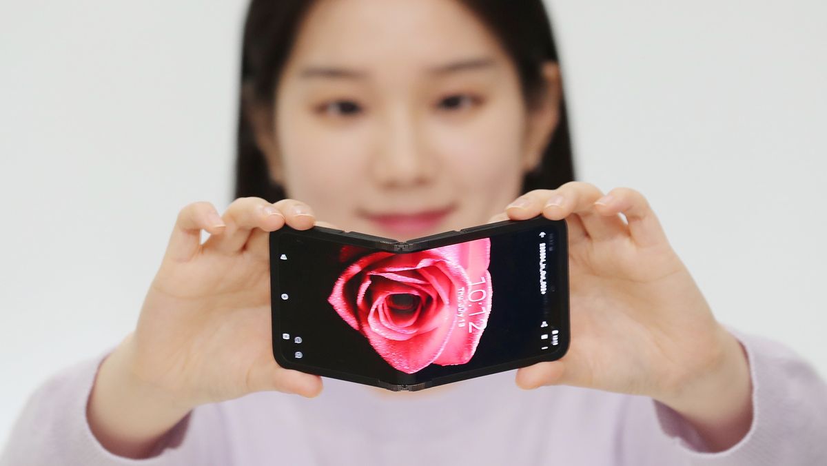 Samsungs New Display Tech Could Forge The Way To Thinner And Lighter Foldable Phones Techradar 4288