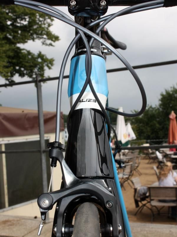 NeilPryde gives the Alize head tube an hourglass profile in an effort to reduce frontal area.