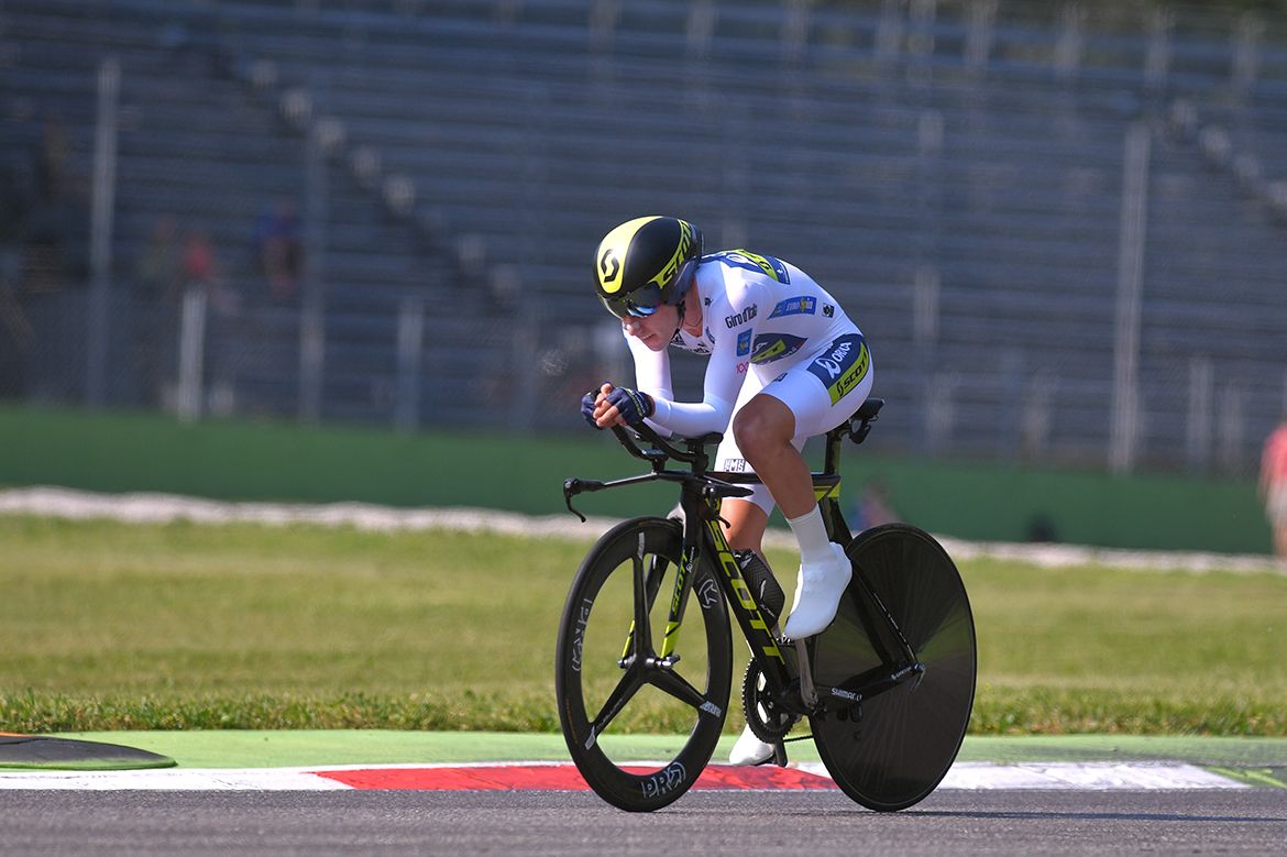Adam Yates riding the Giro d'Italia's 21st stage