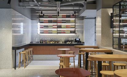 Brunetti | Wallpaper