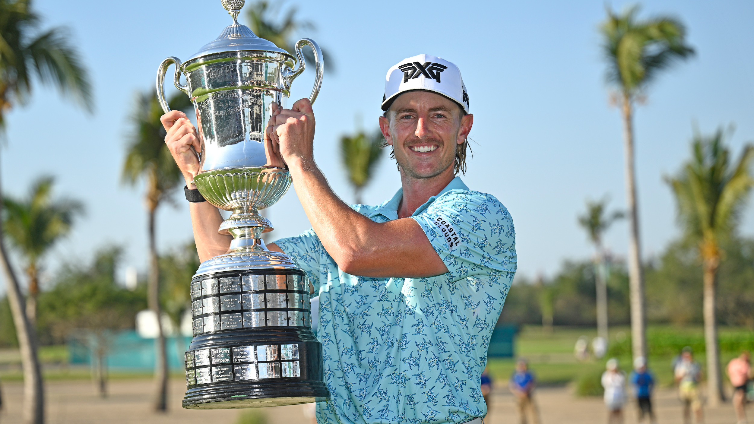 Jake Knapp with the Mexico Open trophy