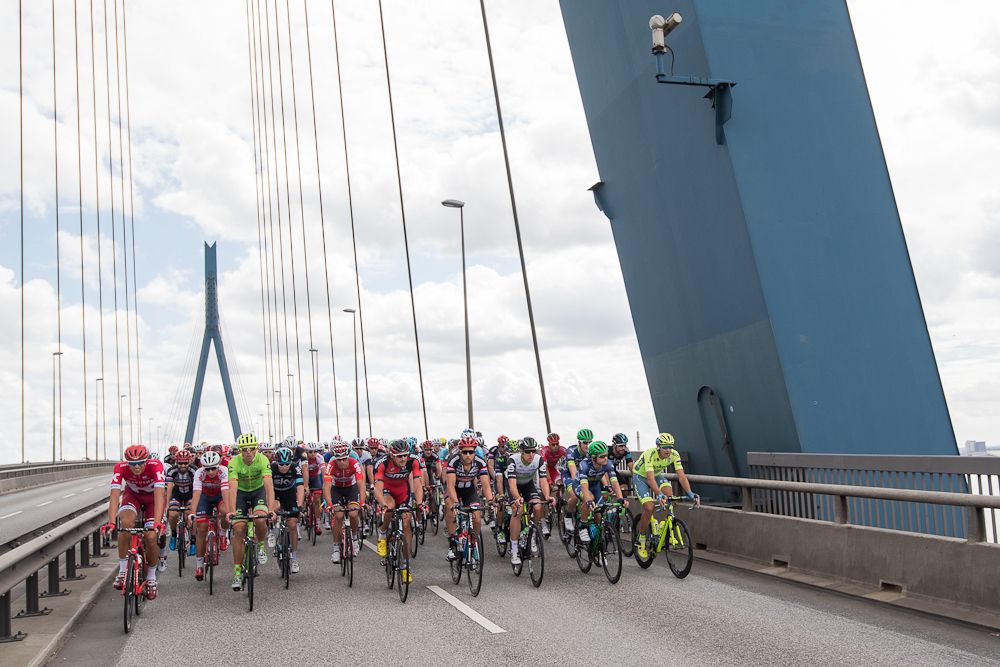 Athletes ride in the pack during the Euroeyes Cyclassics Hamburg