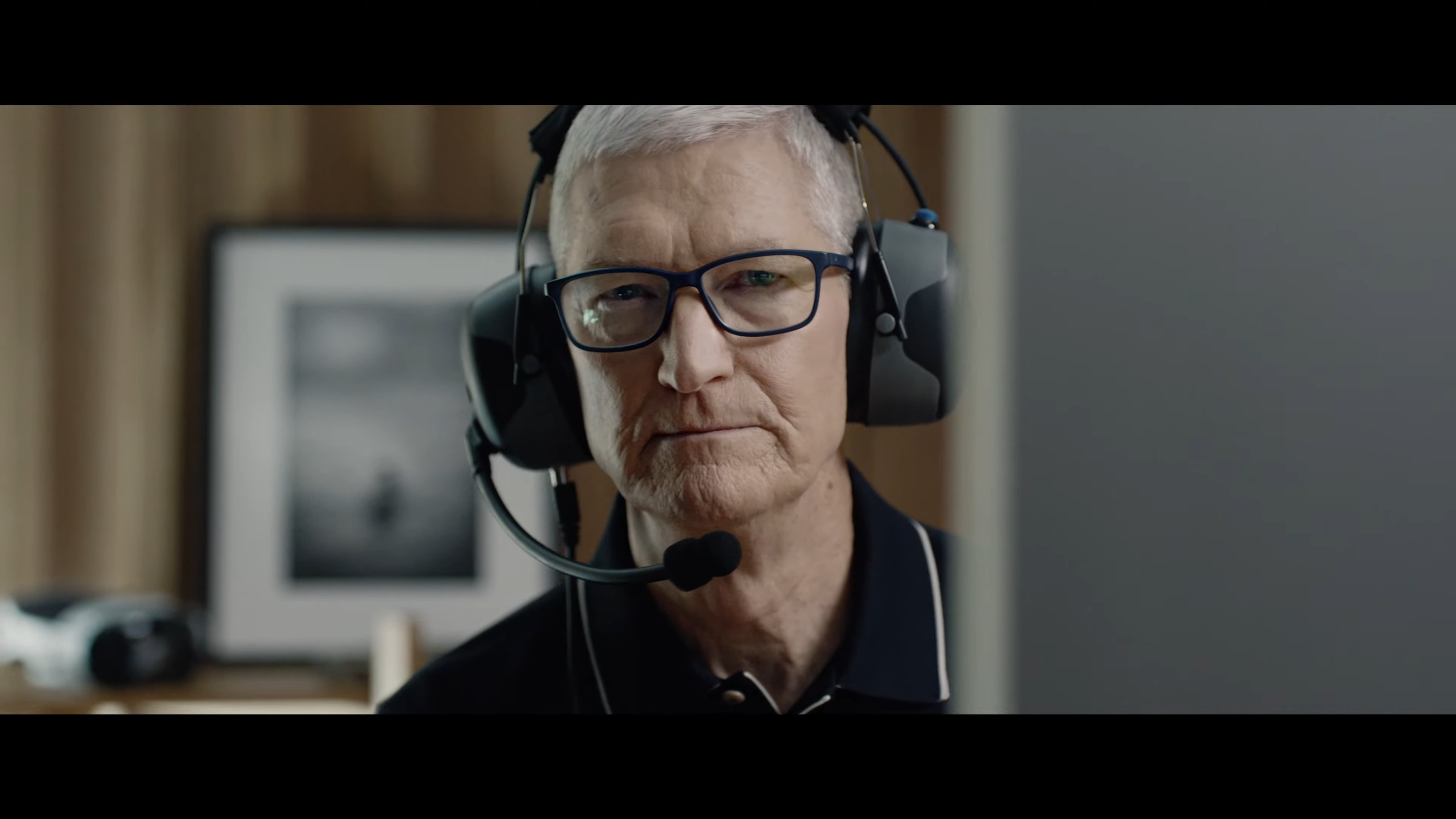 Tim Cook as a F1 coach alt